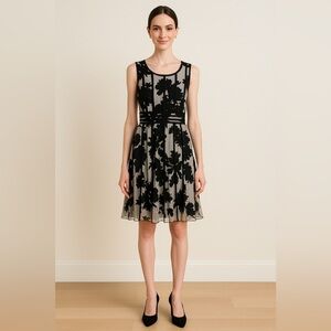 Roaman’s Black & Ivory Floral Mesh Dress – Size 16W